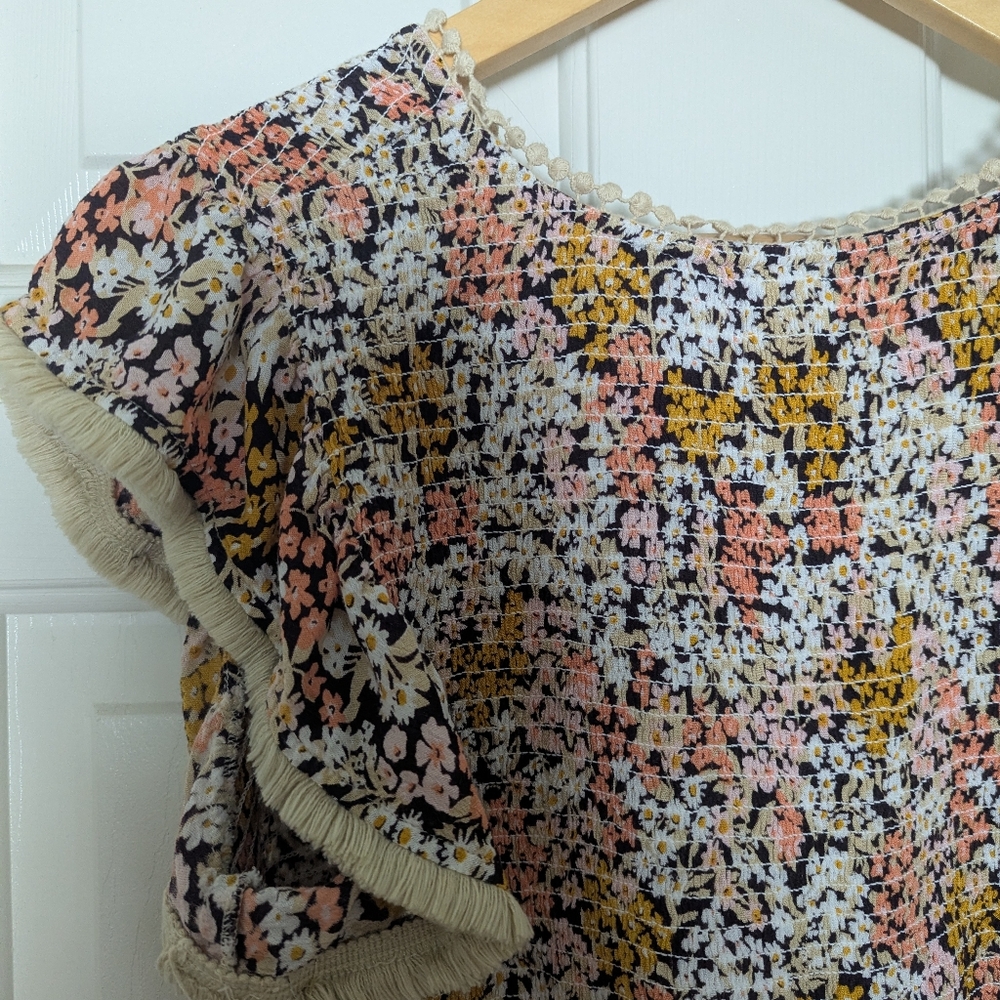 THML Floral Ruffle Top - Picture 5 of 7